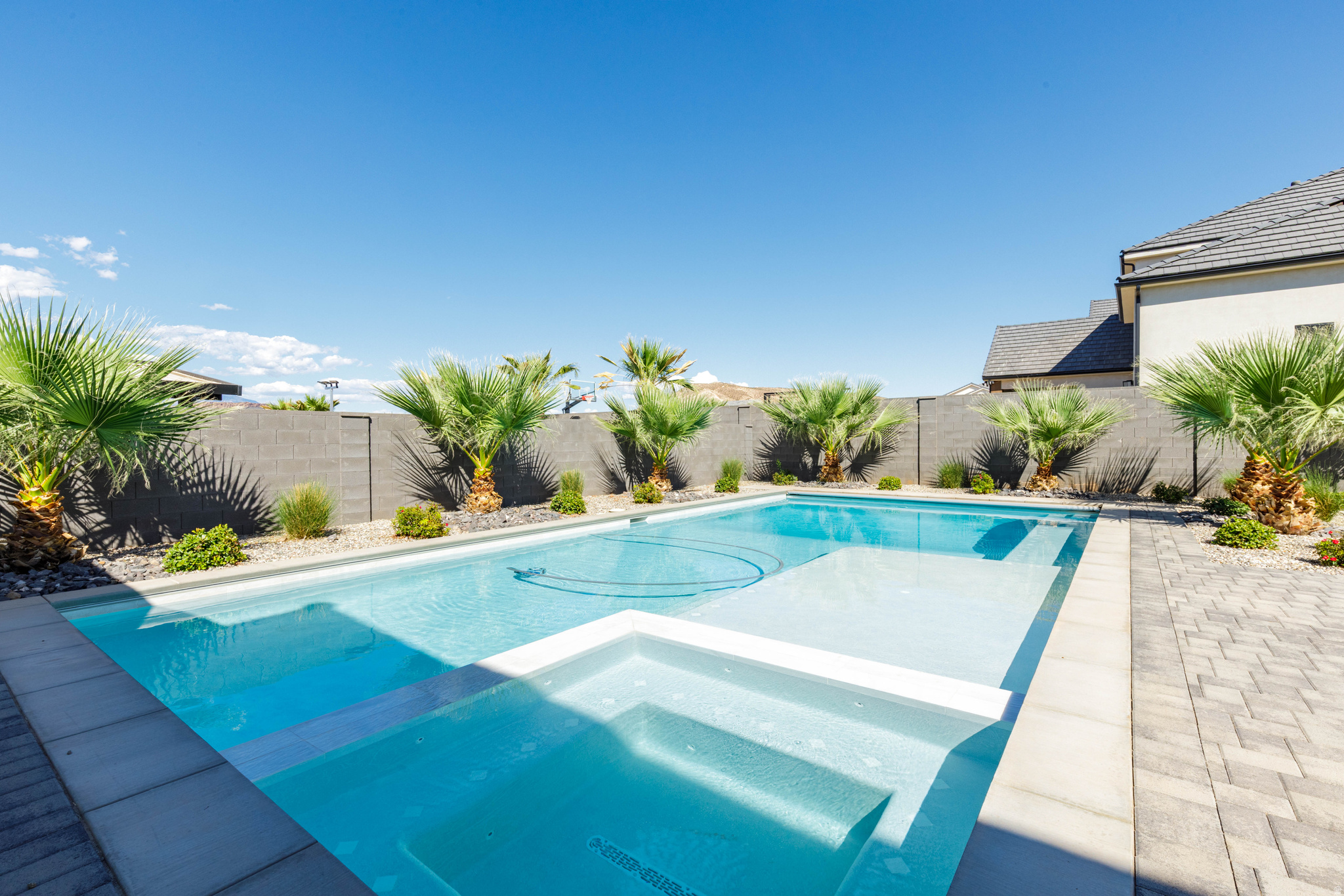 MAJESTIC FIELDS - Residential