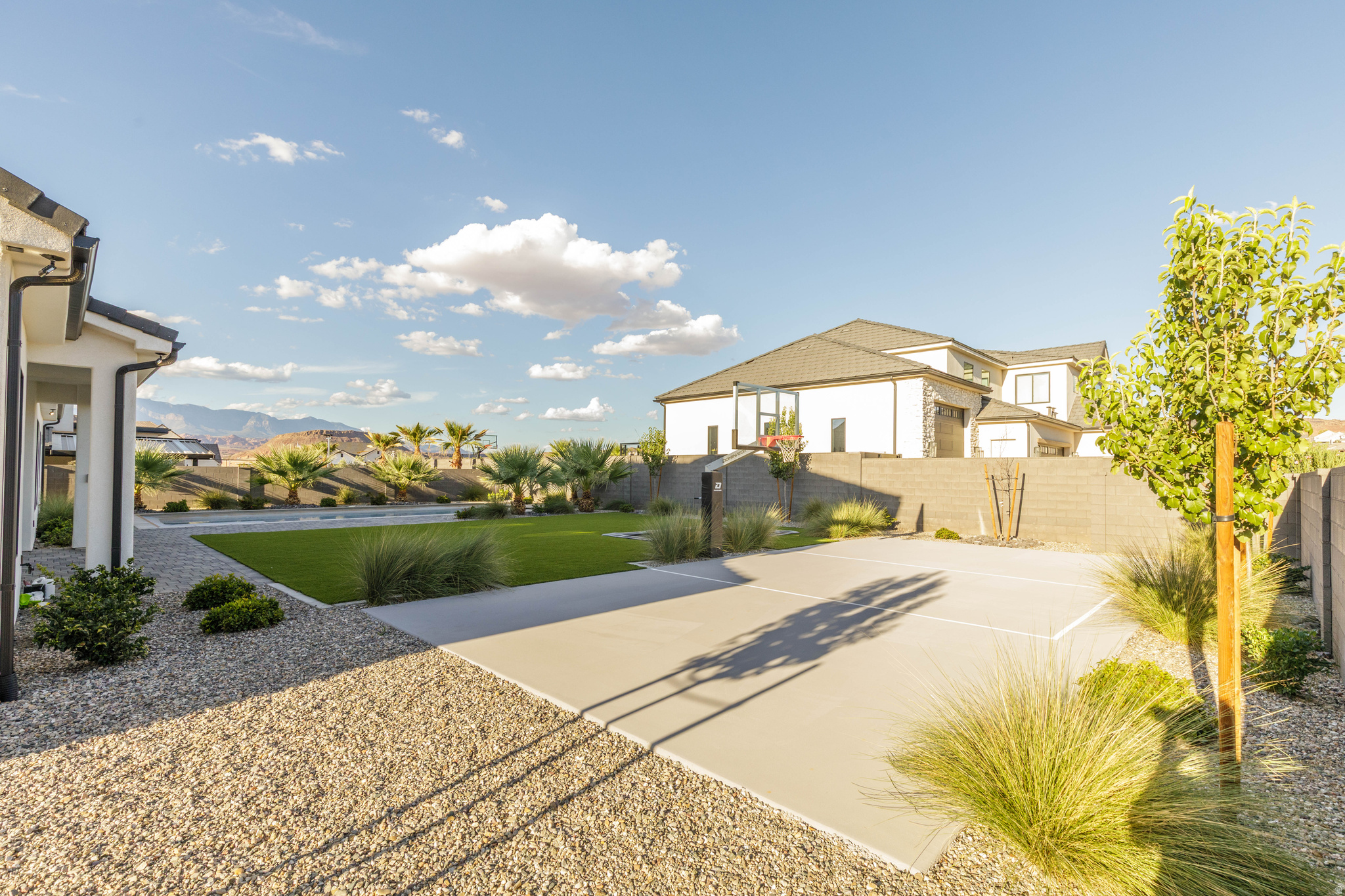 MAJESTIC FIELDS - Residential