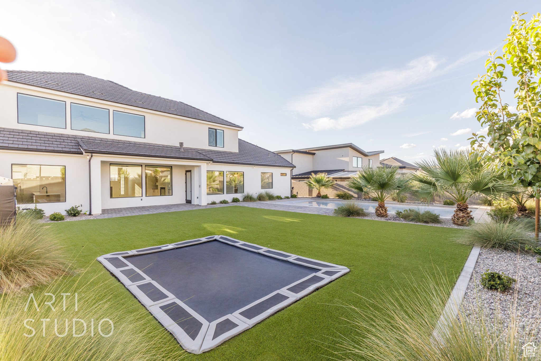 MAJESTIC FIELDS - Residential