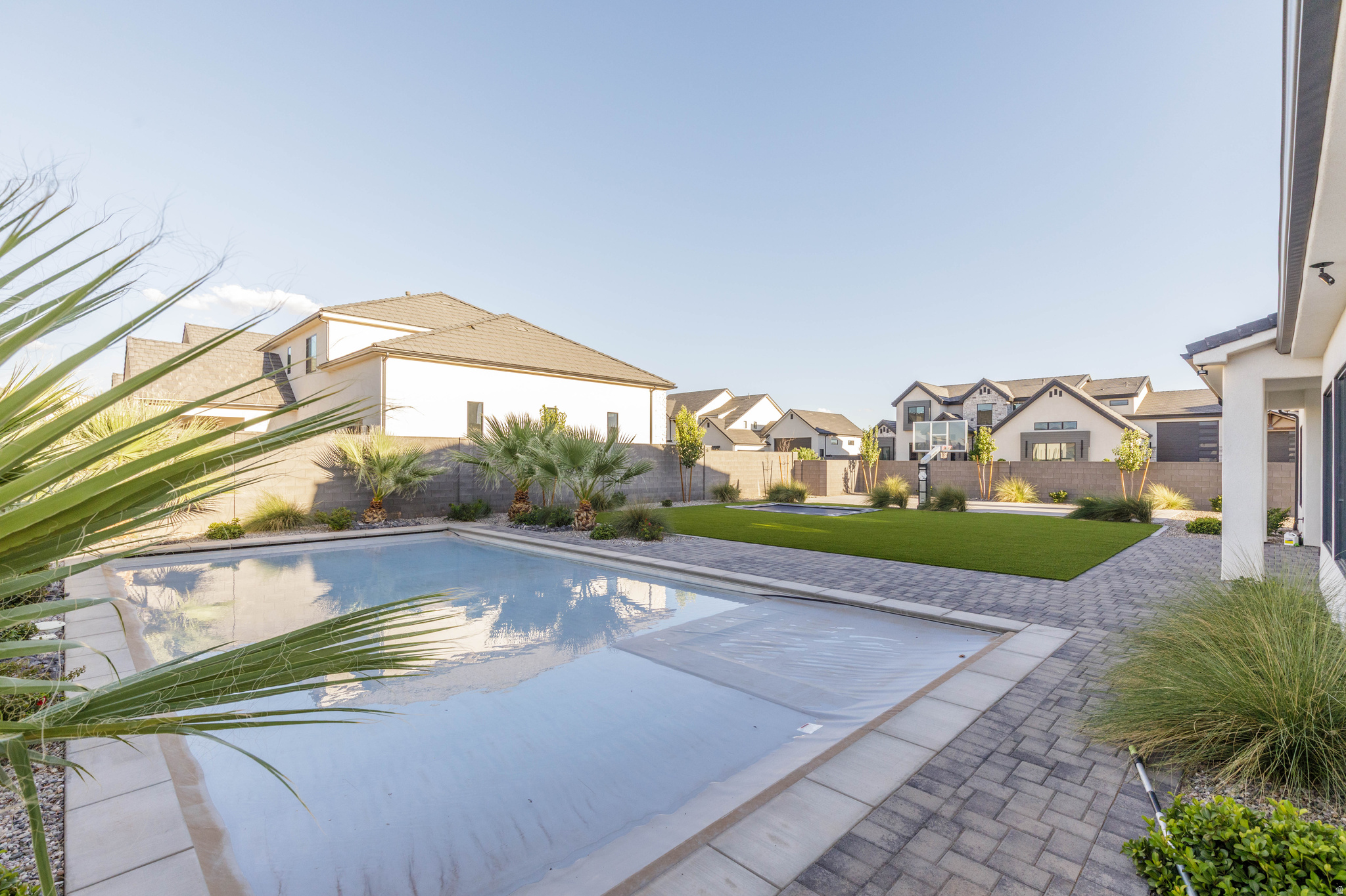 MAJESTIC FIELDS - Residential