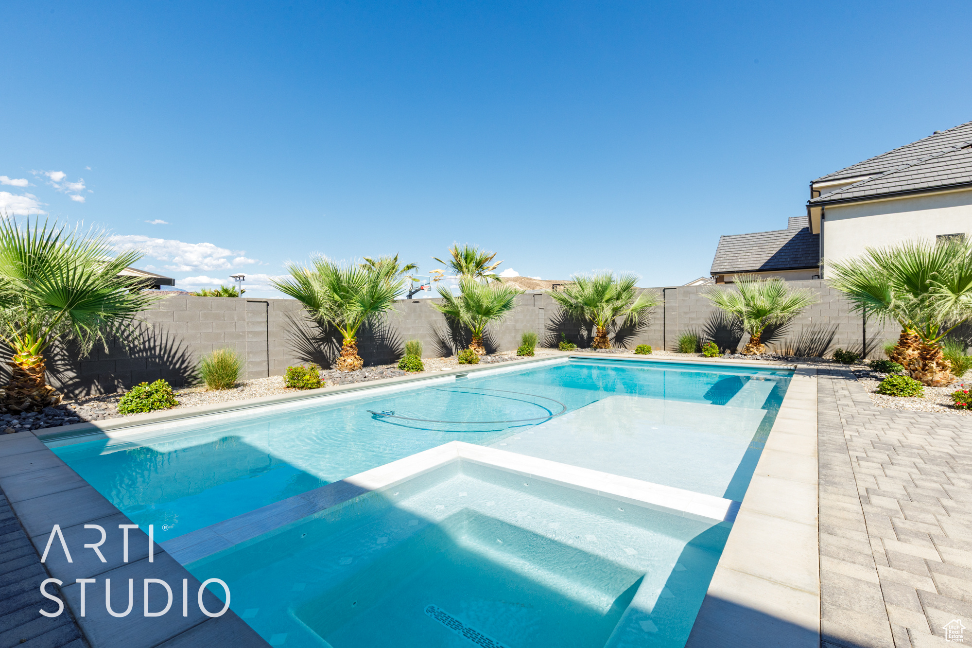 MAJESTIC FIELDS - Residential