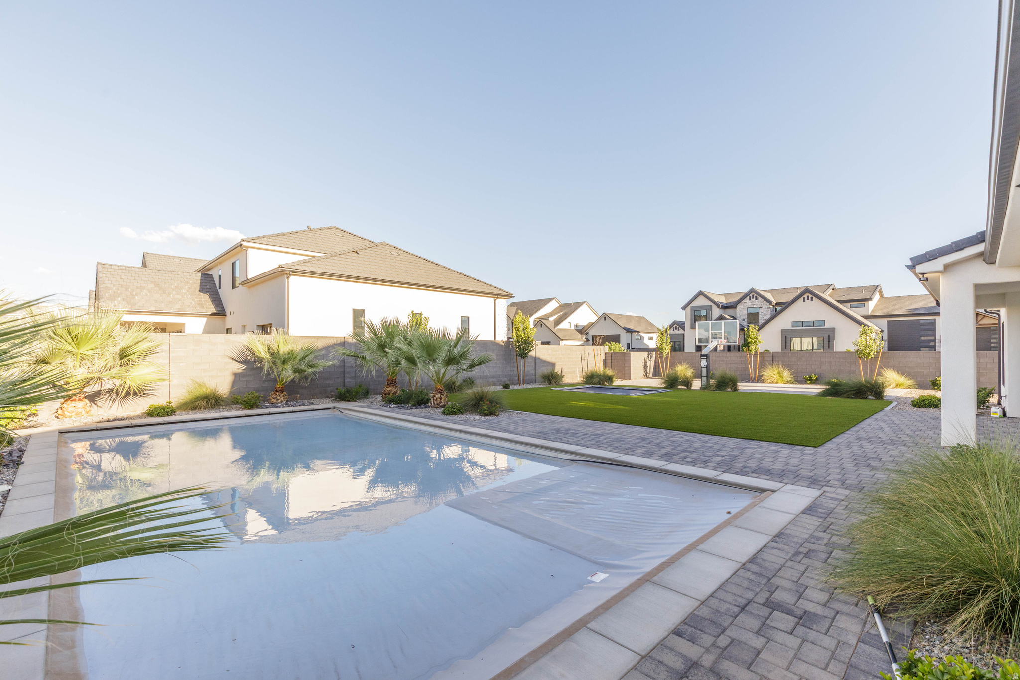 MAJESTIC FIELDS - Residential