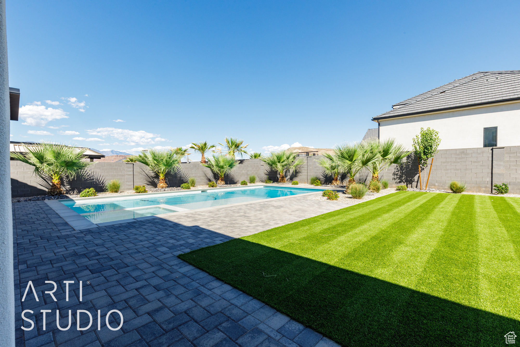 MAJESTIC FIELDS - Residential