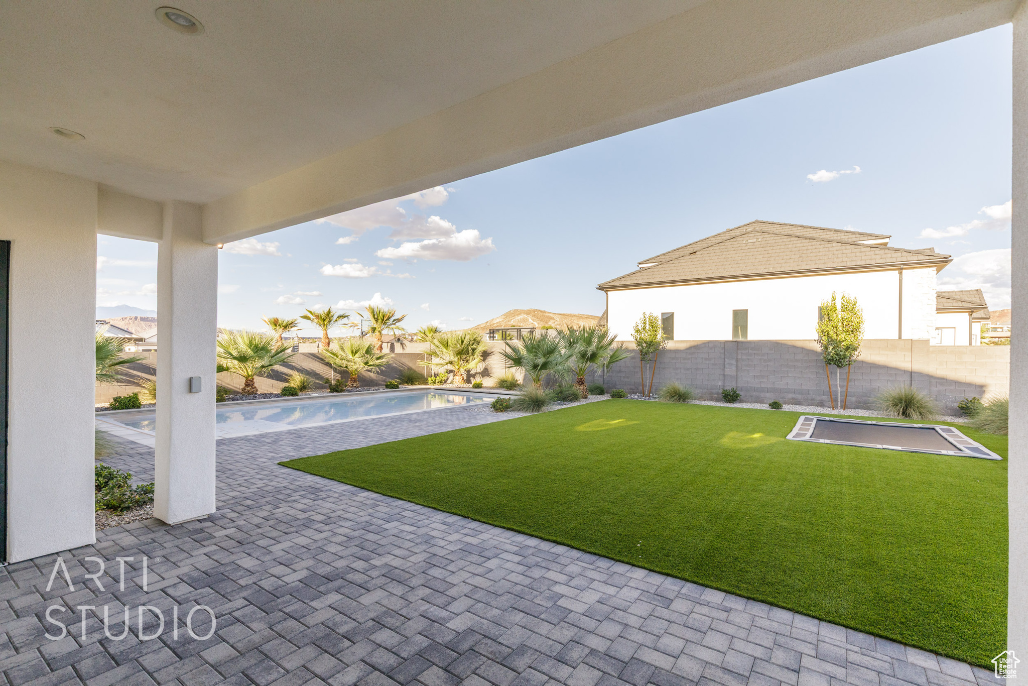 MAJESTIC FIELDS - Residential