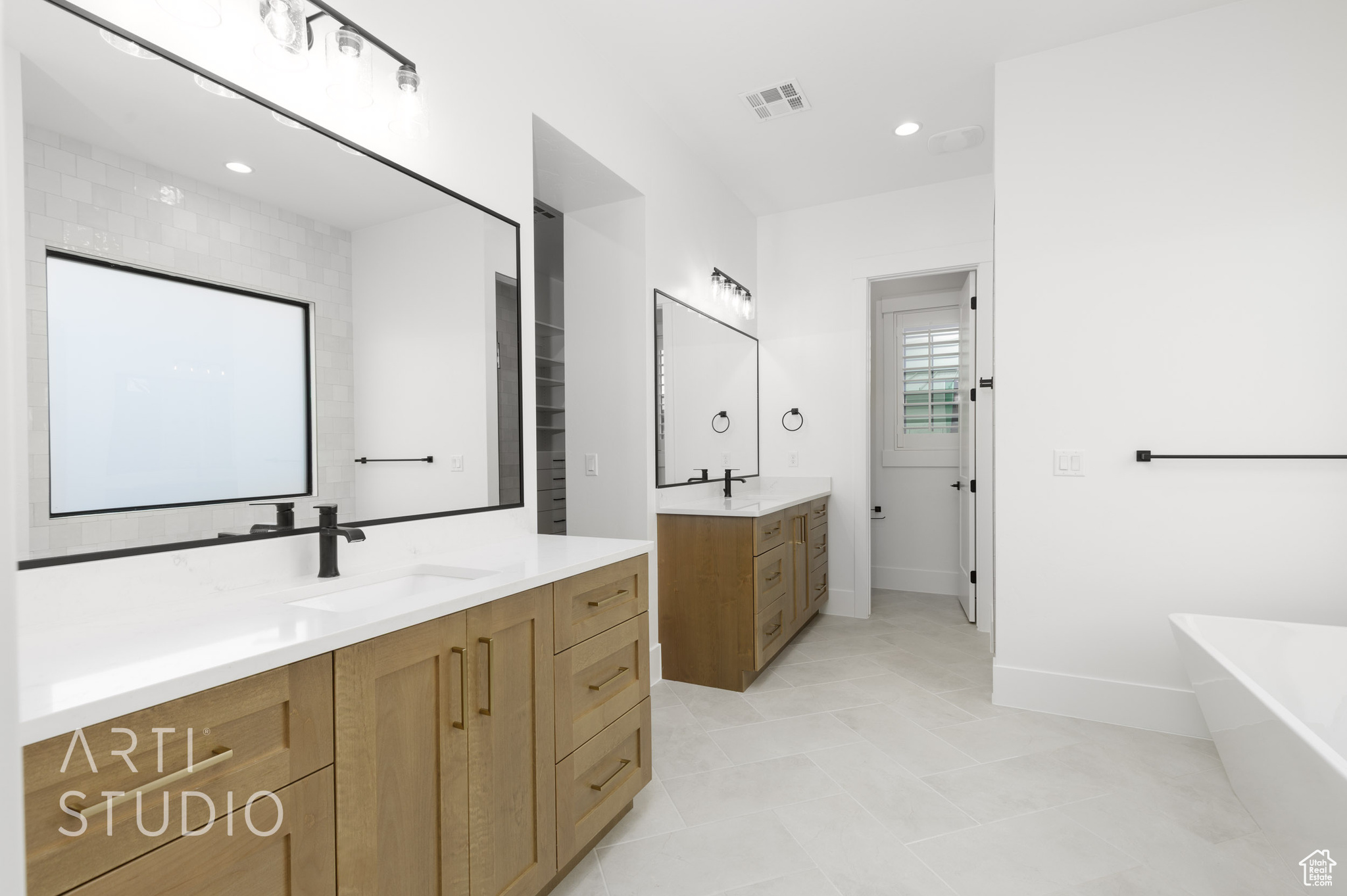MAJESTIC FIELDS - Residential