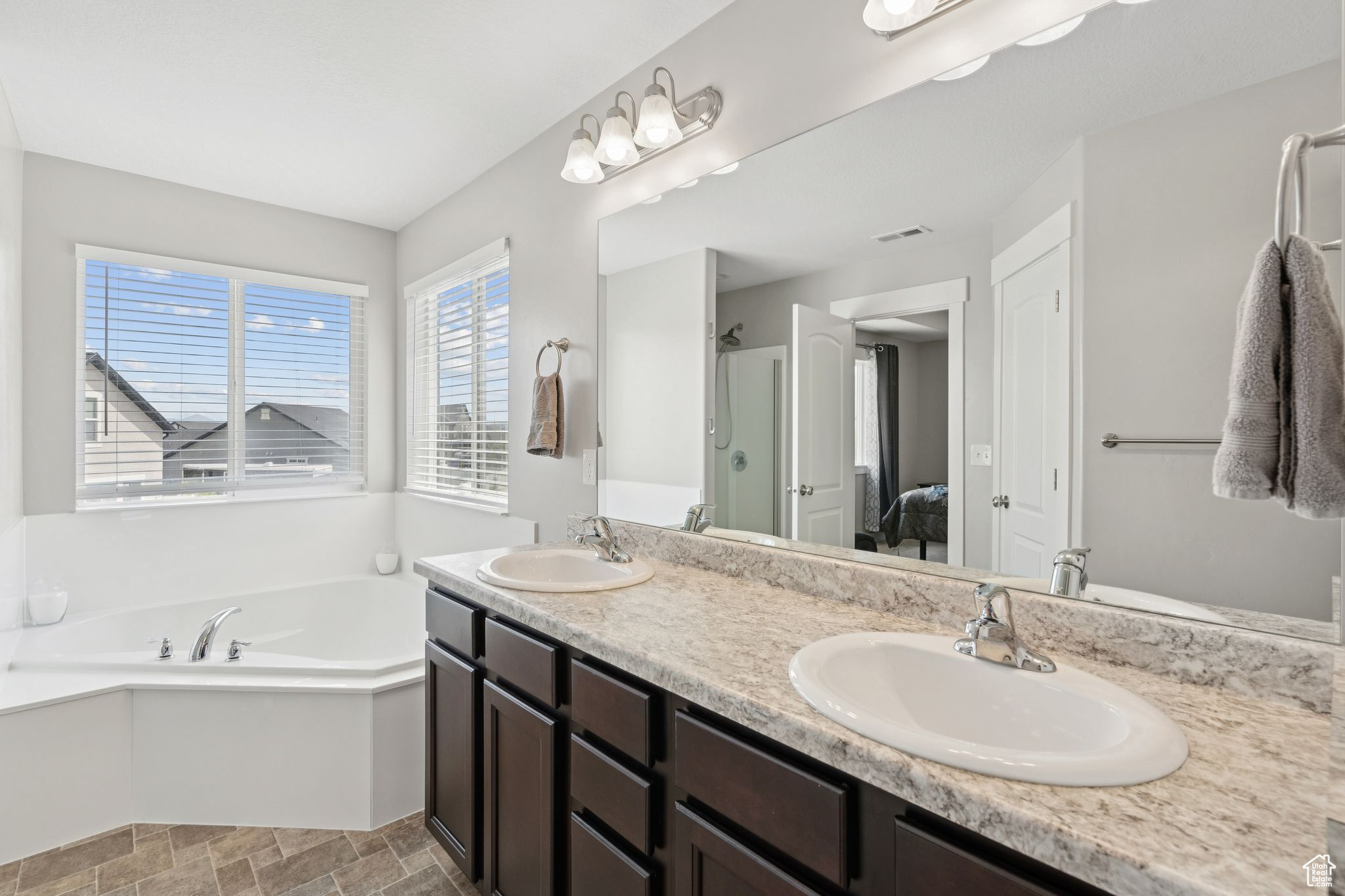 BRANDON PARK - Residential