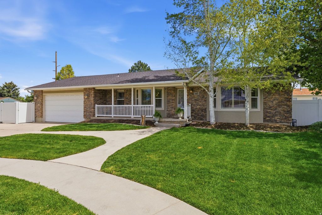 Photo of 5417 S COLLISEUM CT, Taylorsville, UT 84129 (MLS # 2150924)