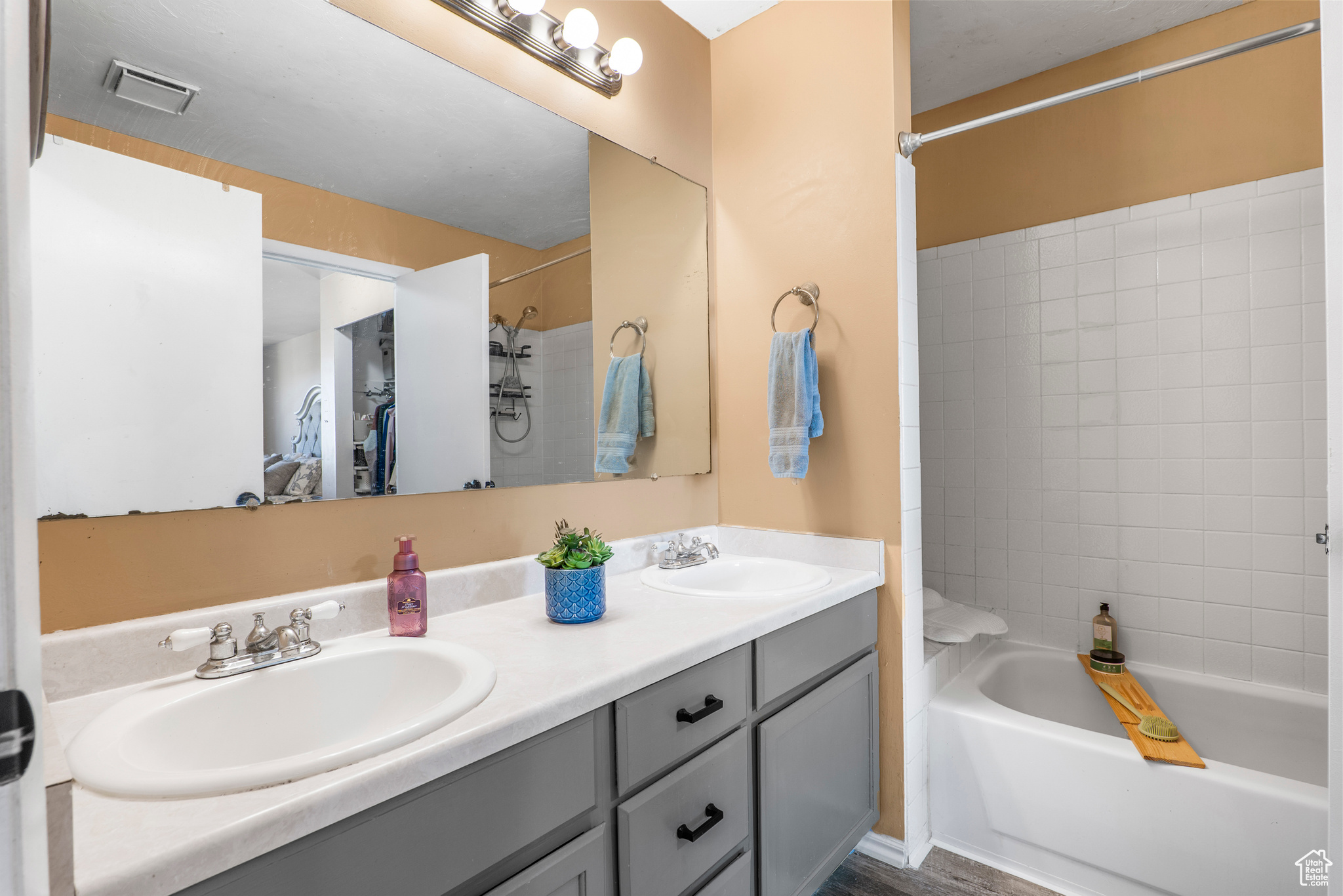 MEADOW GREEN - Residential