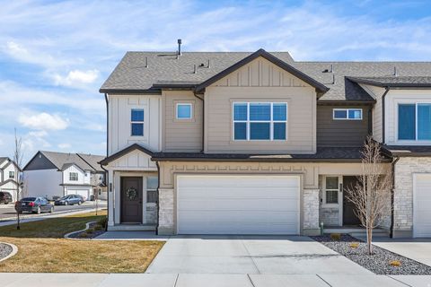 Photo of 2987 S OLD EMIGRANT RD #A, Syracuse, UT 84075 (MLS # 2140008)