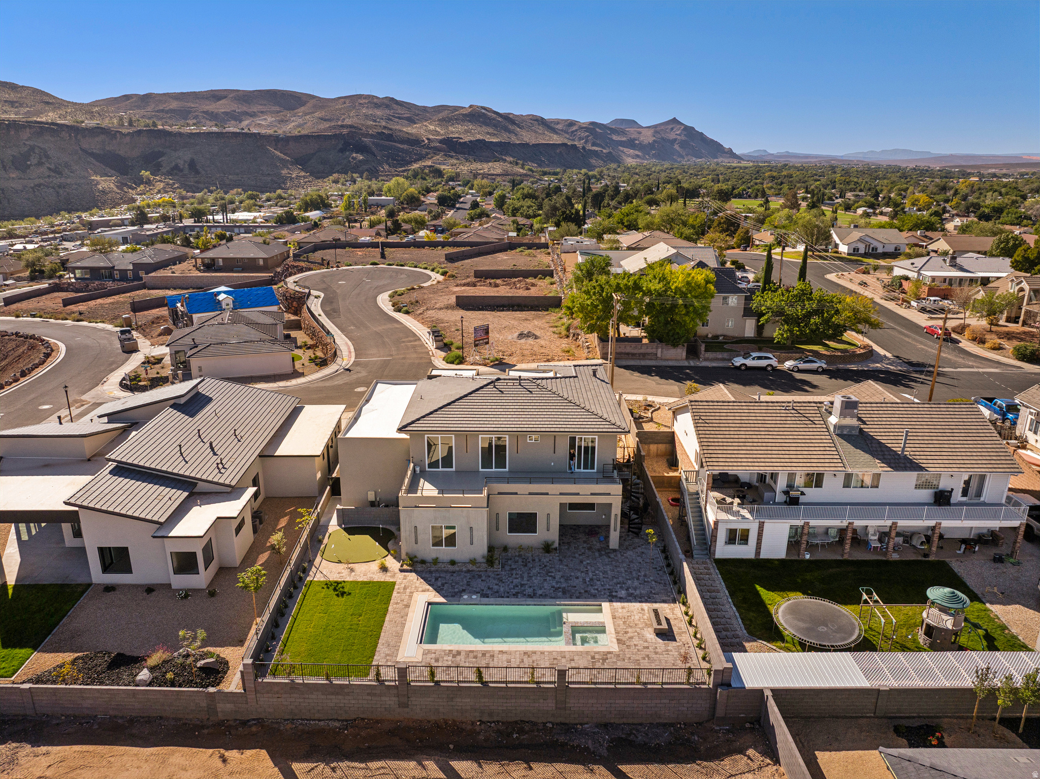 FALCON RIDGE PH 4 - Residential