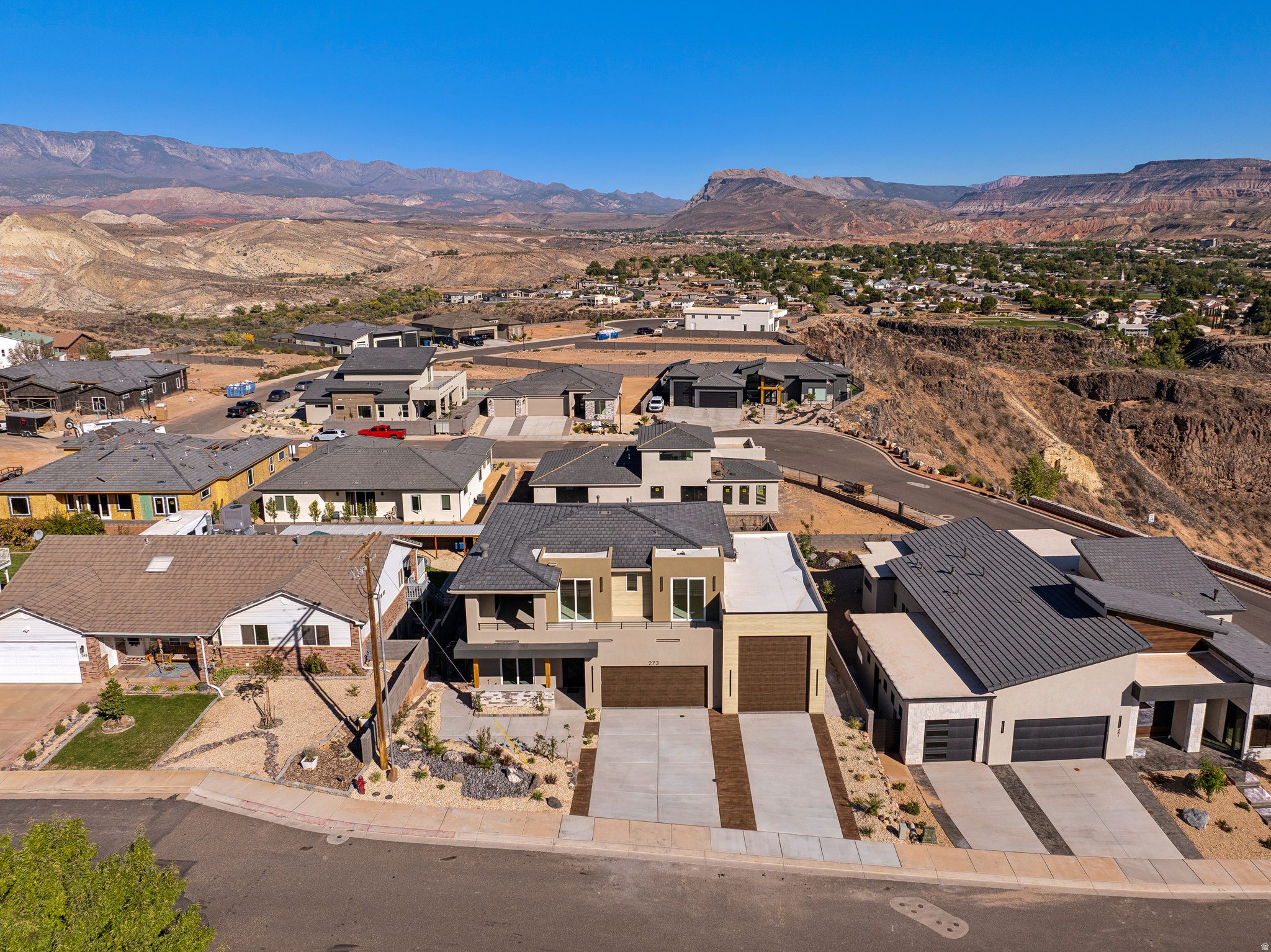 FALCON RIDGE PH 4 - Residential