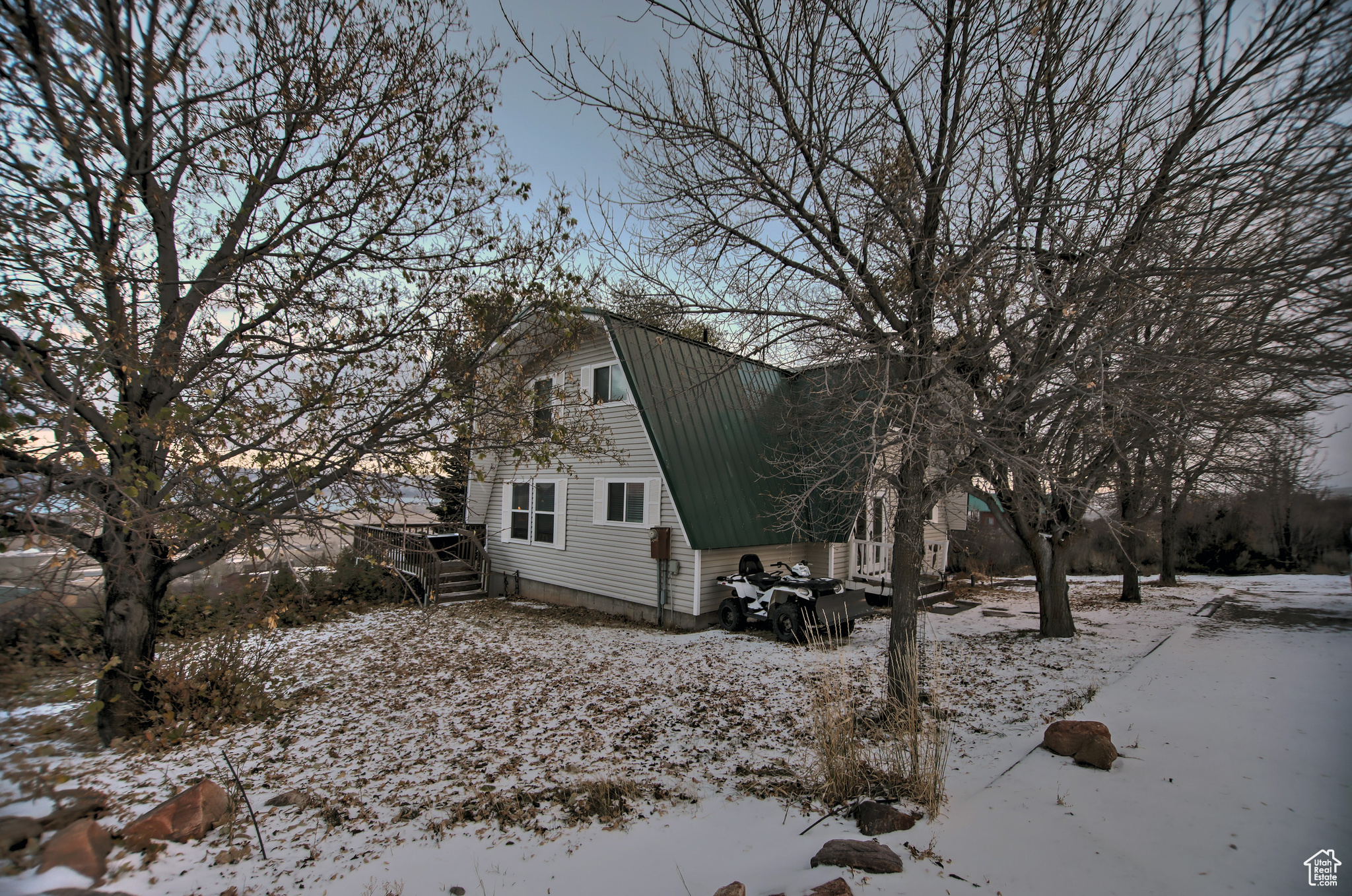 2256 S Valleyview Dr, Garden City, Utah image 2