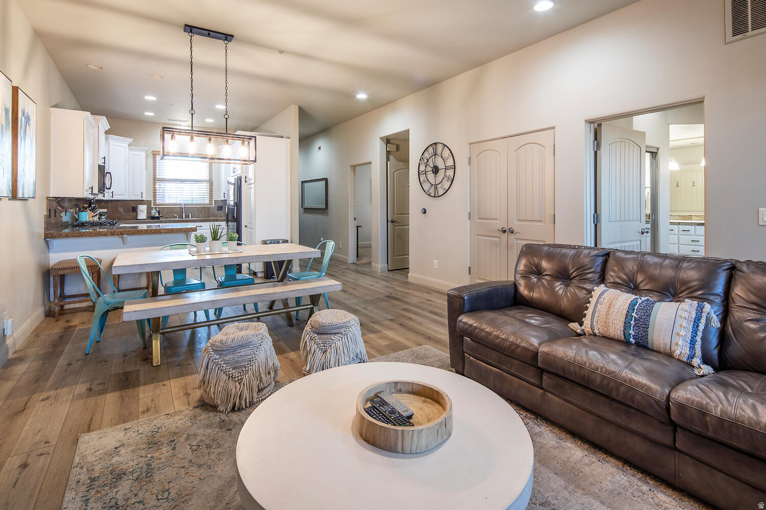 POINT VISTA CONDO - Residential