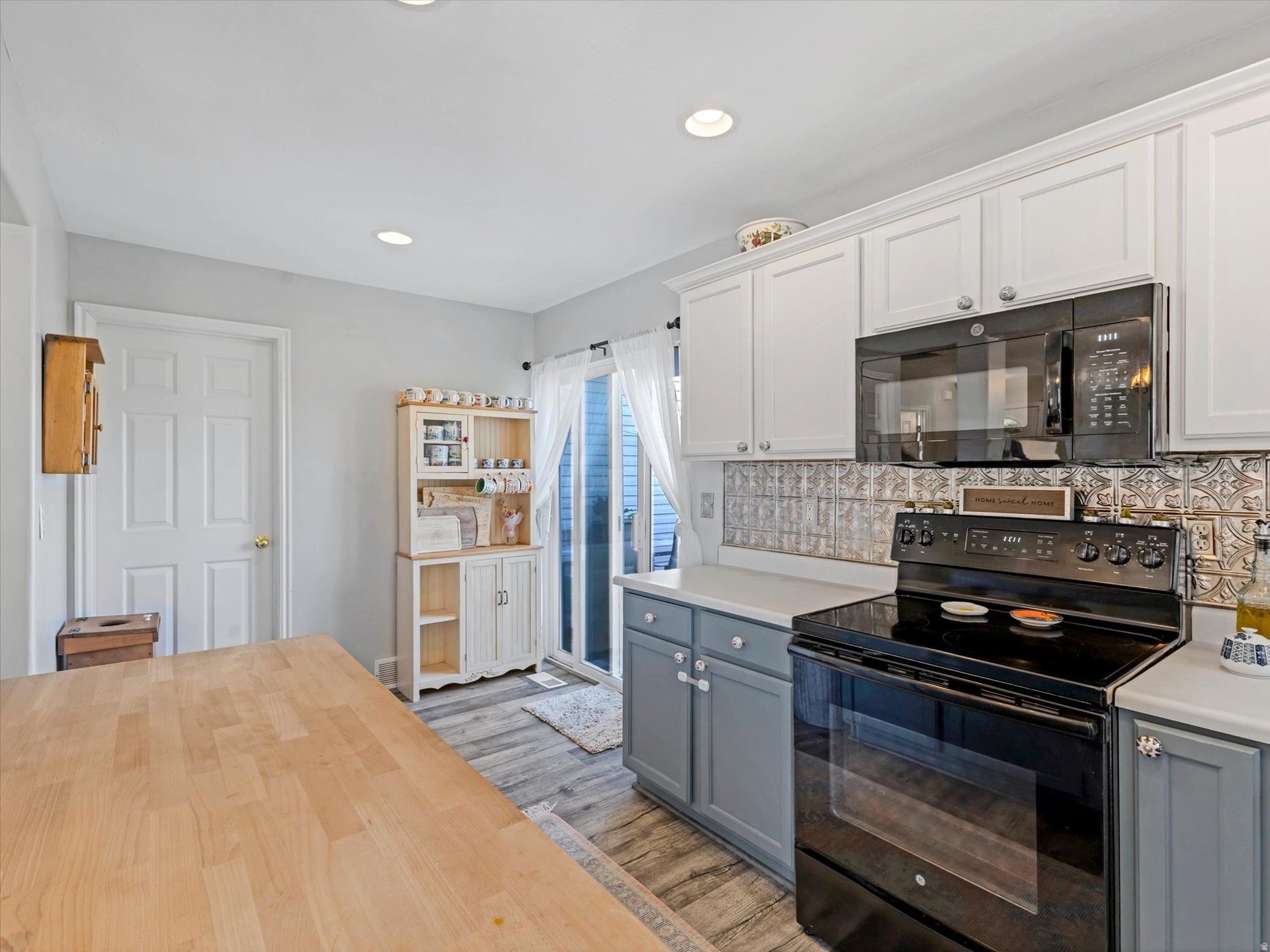 OVERLAKE ESTATES - Residential