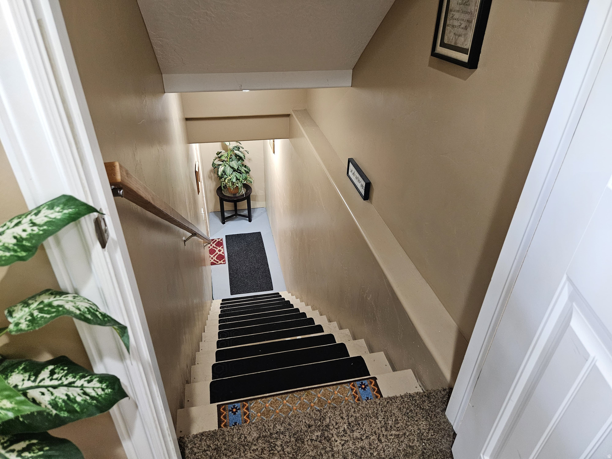 COUNTRY HILLS - Residential