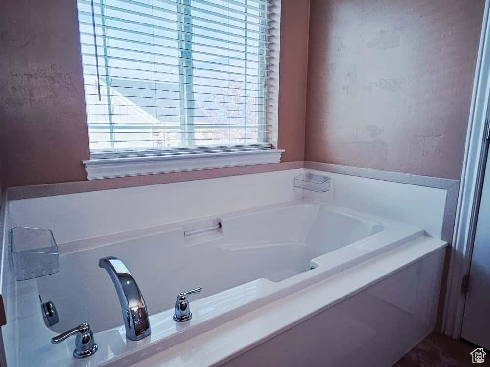 COUNTRY HILLS - Residential