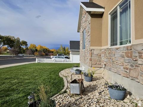 Tiny photo for 312 S PARK PLACE DR, Roosevelt, UT 84066 (MLS # 2119706)