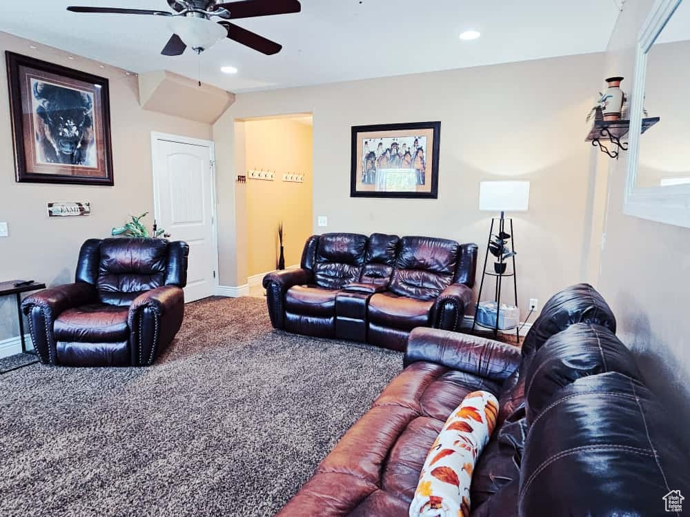 COUNTRY HILLS - Residential