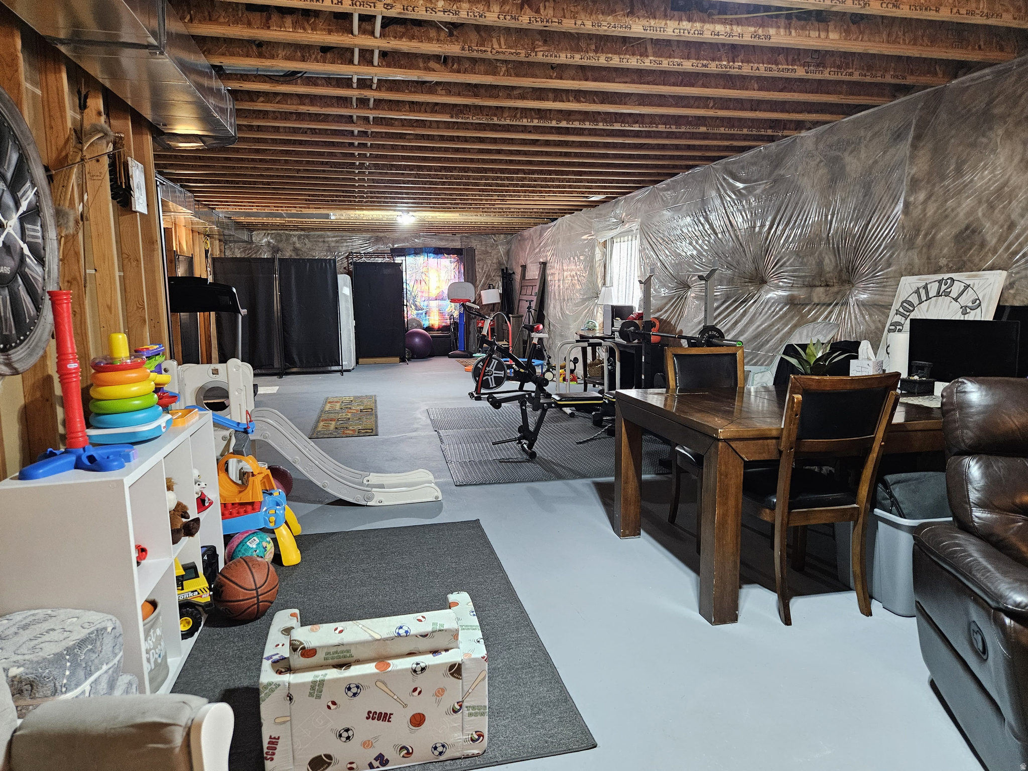 COUNTRY HILLS - Residential