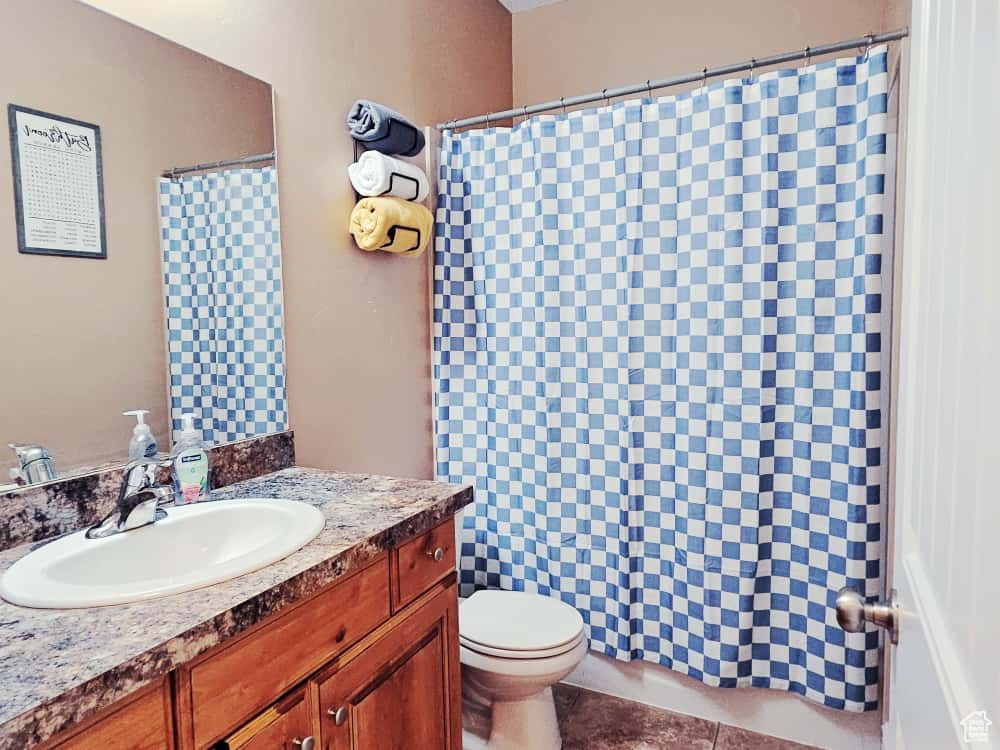 COUNTRY HILLS - Residential