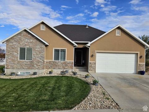 Tiny photo for 312 S PARK PLACE DR, Roosevelt, UT 84066 (MLS # 2119706)
