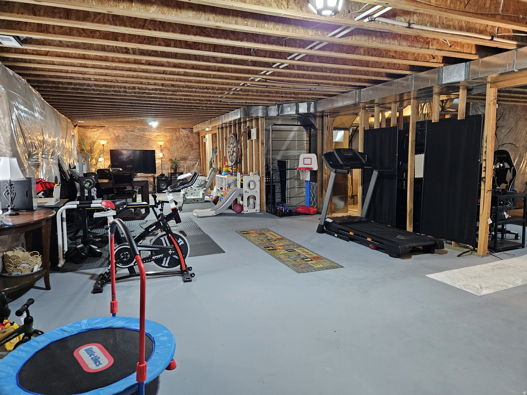 COUNTRY HILLS - Residential