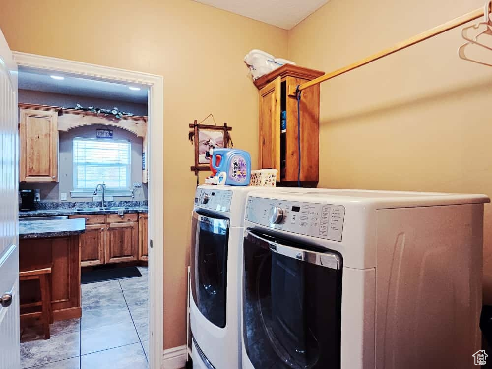 COUNTRY HILLS - Residential