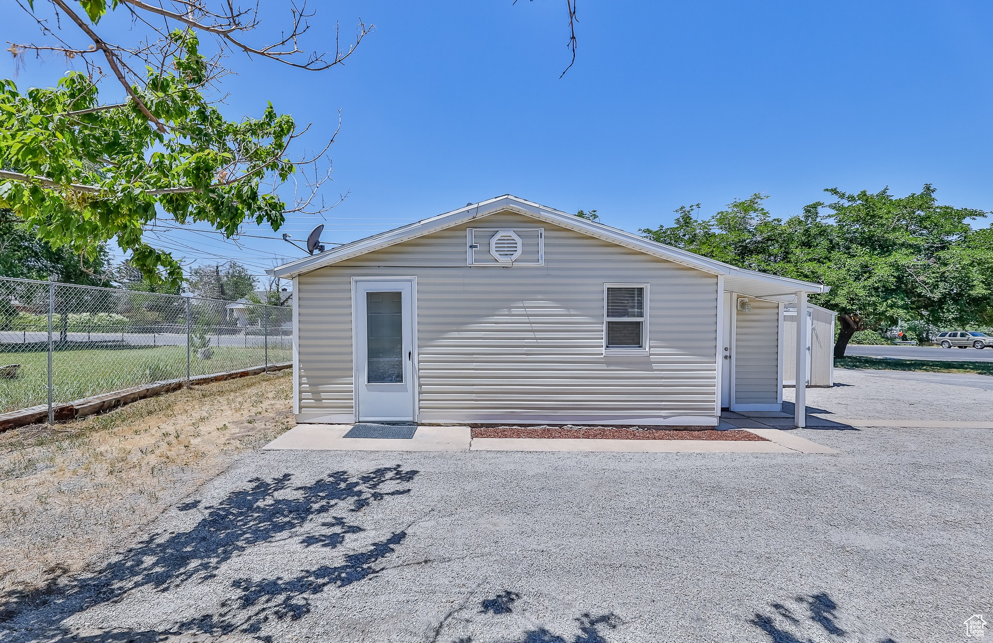 SCOTTSDALE SUB - Residential Income