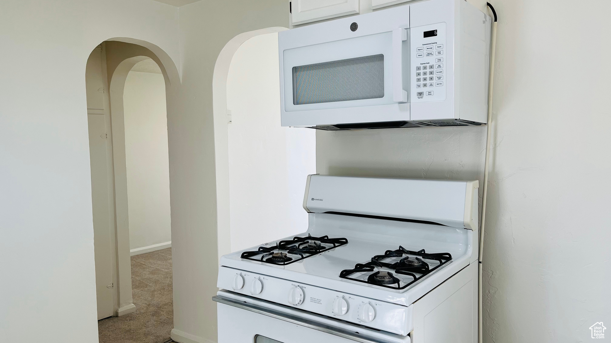 SCOTTSDALE SUB - Residential Income