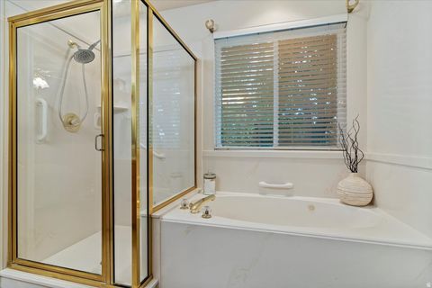 Tiny photo for 527 E 2500 N, North Ogden, UT 84414 (MLS # 2141054)