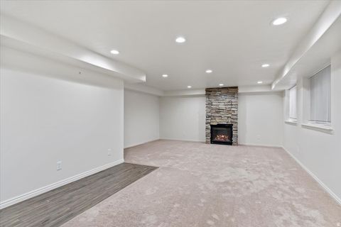 Tiny photo for 527 E 2500 N, North Ogden, UT 84414 (MLS # 2141054)