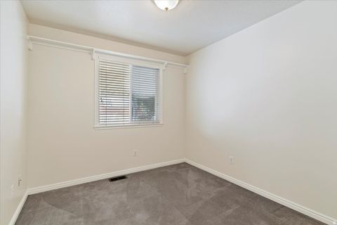 Tiny photo for 527 E 2500 N, North Ogden, UT 84414 (MLS # 2141054)
