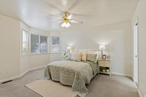 Tiny photo for 527 E 2500 N, North Ogden, UT 84414 (MLS # 2141054)