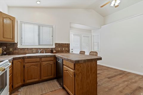 Tiny photo for 527 E 2500 N, North Ogden, UT 84414 (MLS # 2141054)