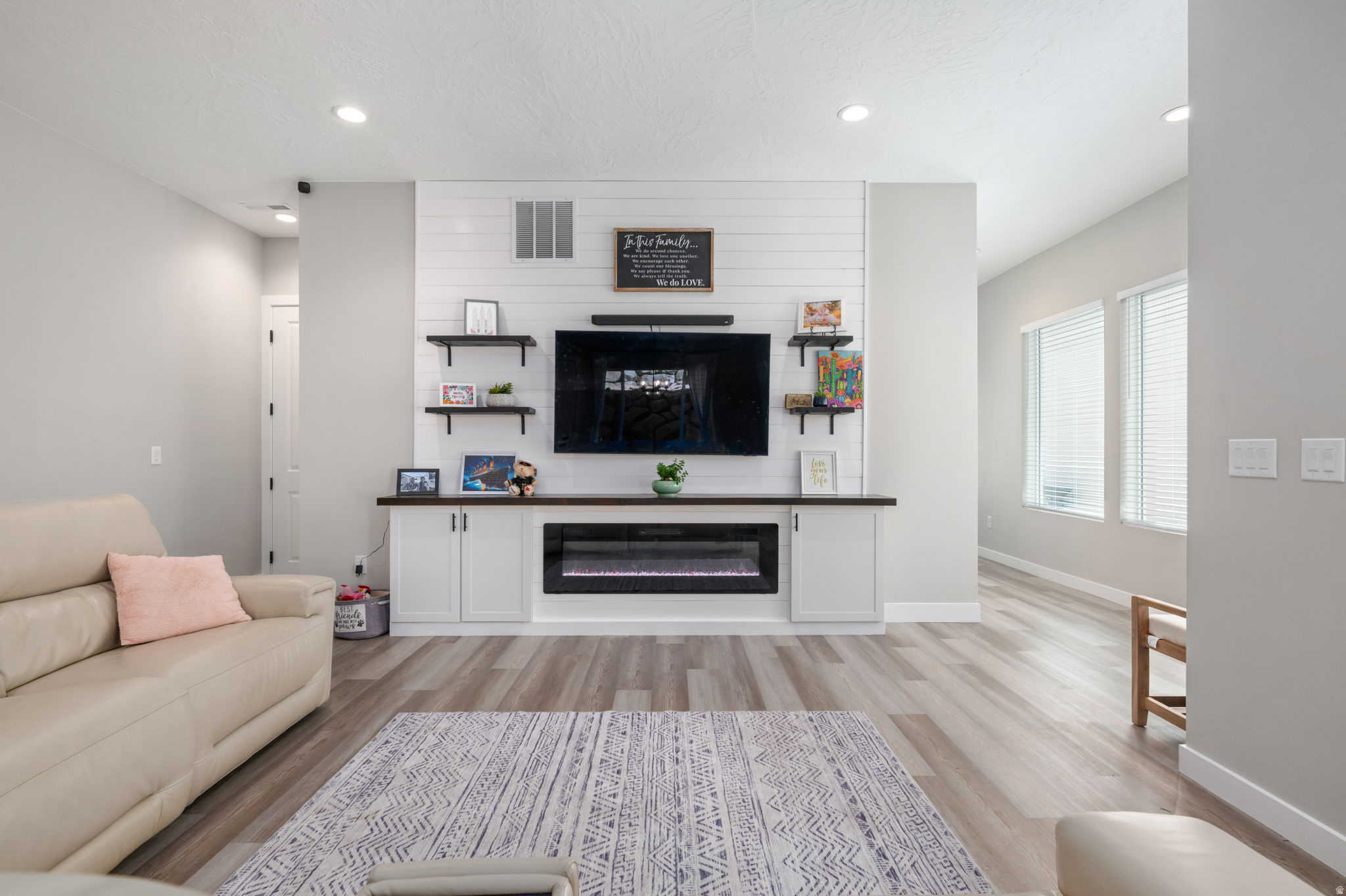 BLACK RIDGE COVE 1 - Residential