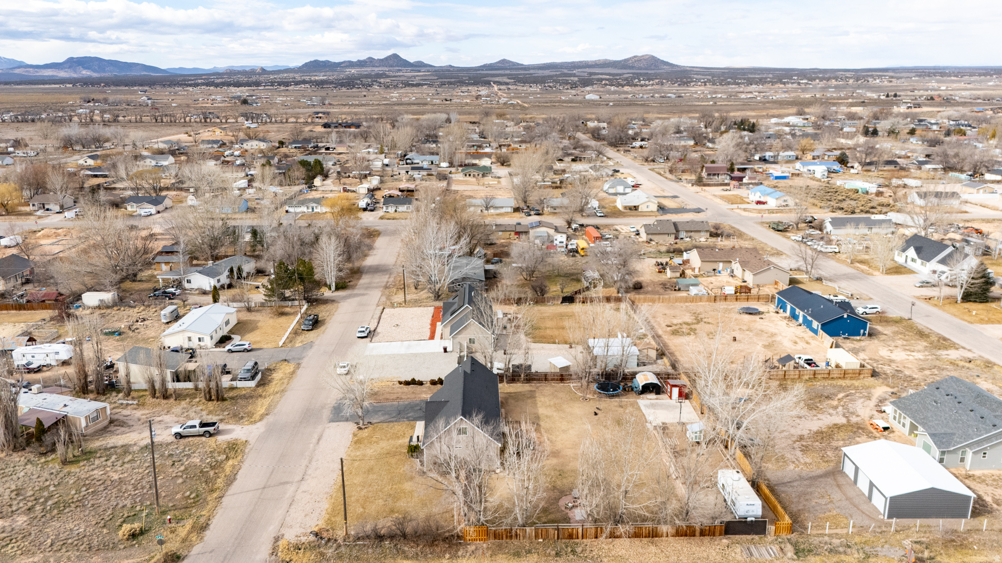 MID VALLEY ESTATES - Residential