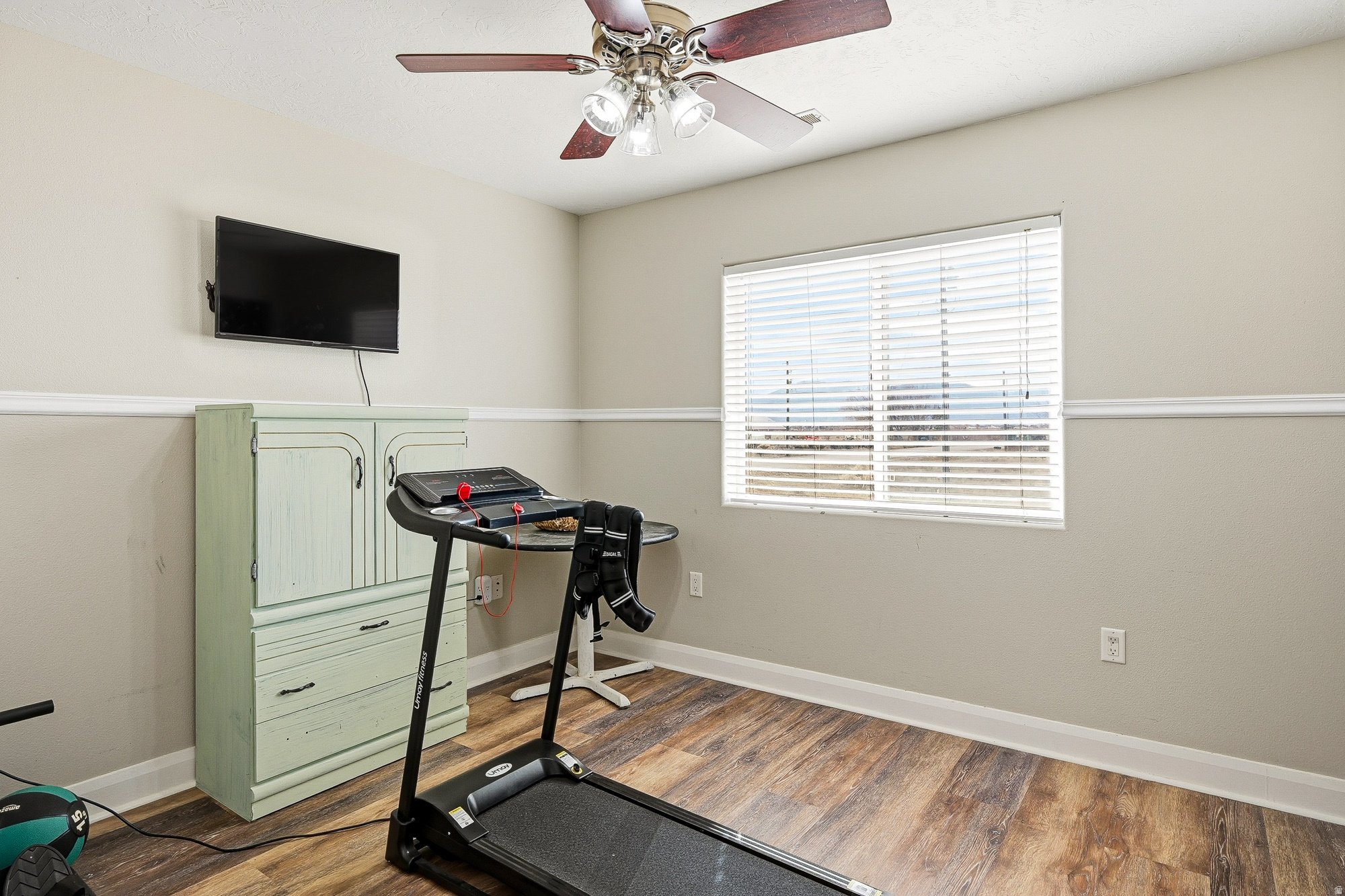 MID VALLEY ESTATES - Residential