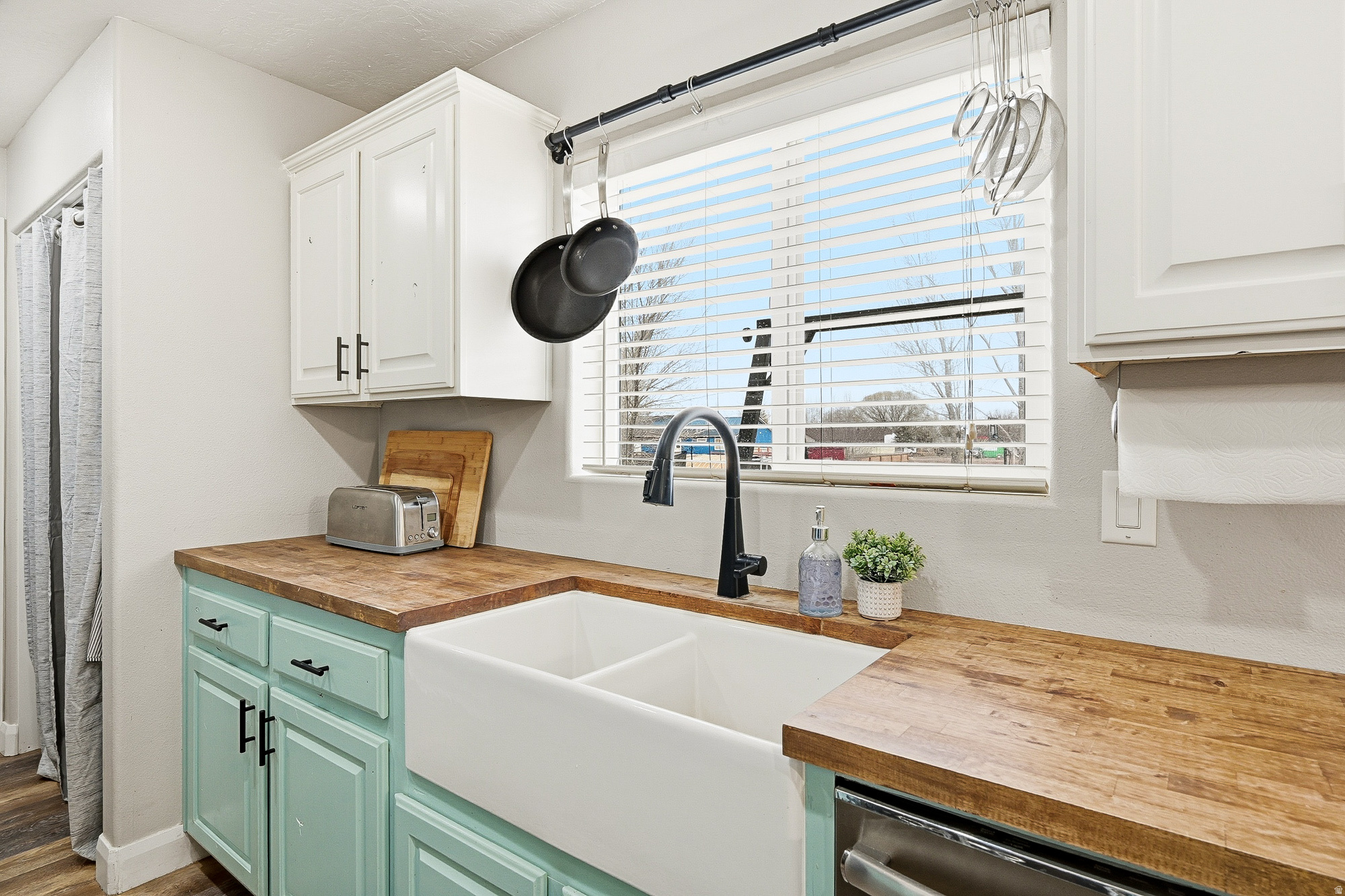 MID VALLEY ESTATES - Residential