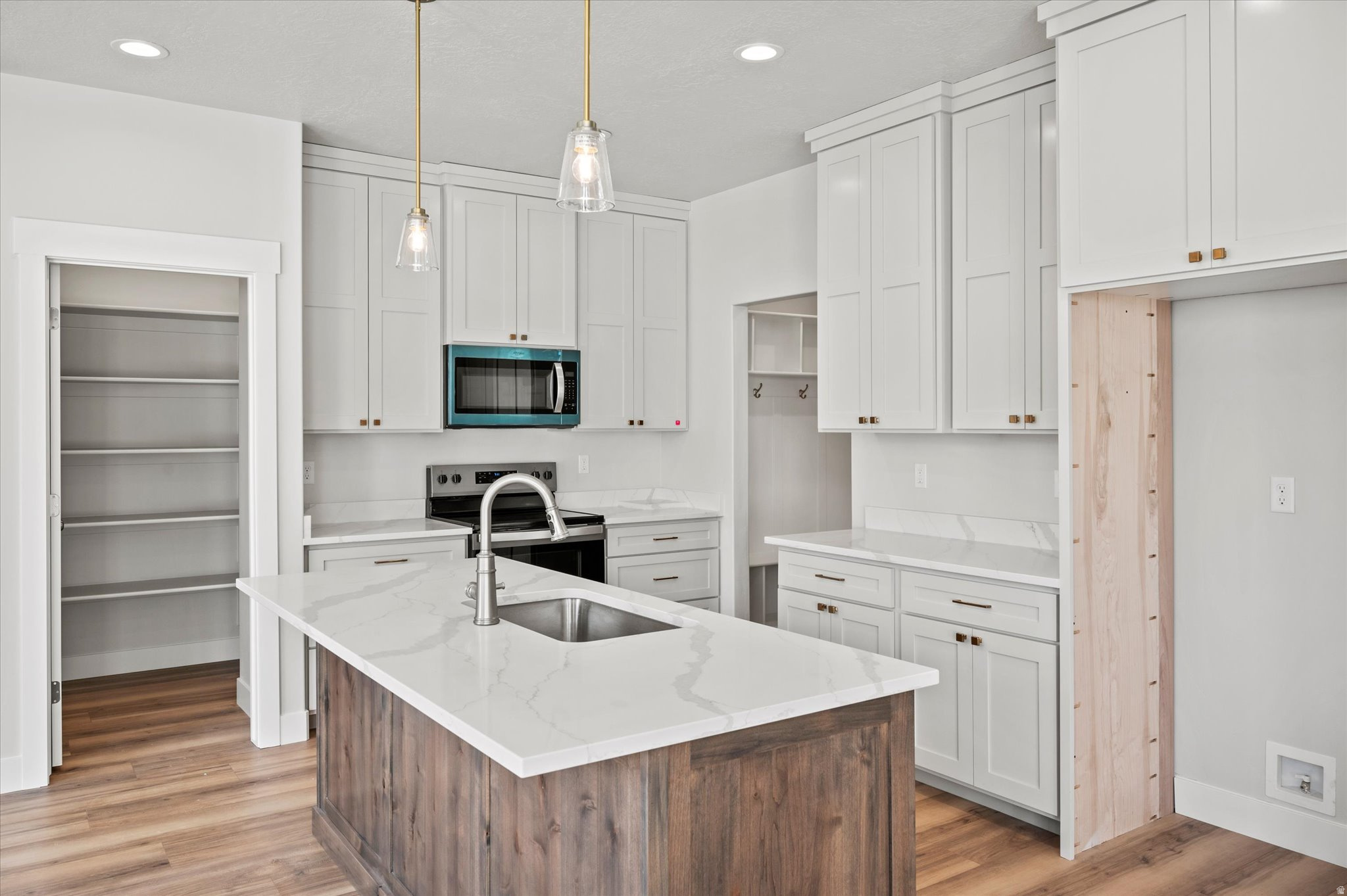 THE BARN AT TERAKEE FARMS - Residential