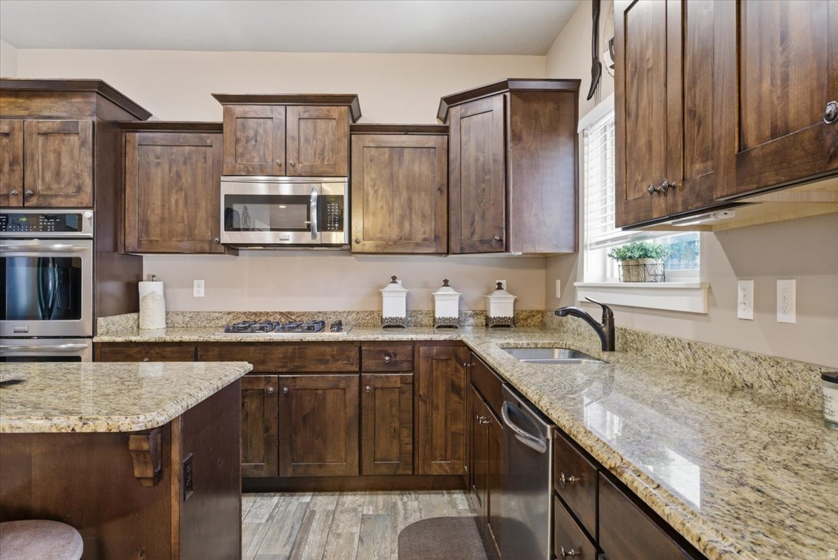 ECHO RIDGE - Residential