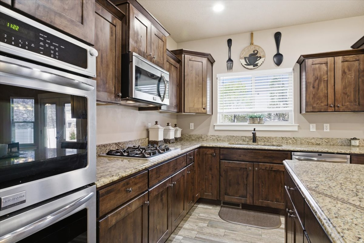 ECHO RIDGE - Residential