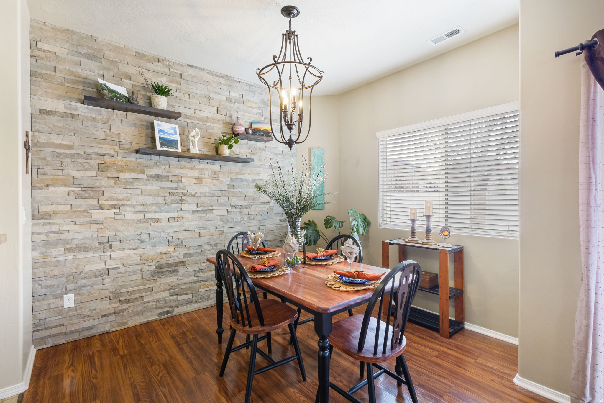 IVY SPRINGS CONDOMINIUMS PHASE 3 - Residential