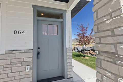 Tiny photo for 864 E 250 N, Hyrum, UT 84319 (MLS # 2133430)