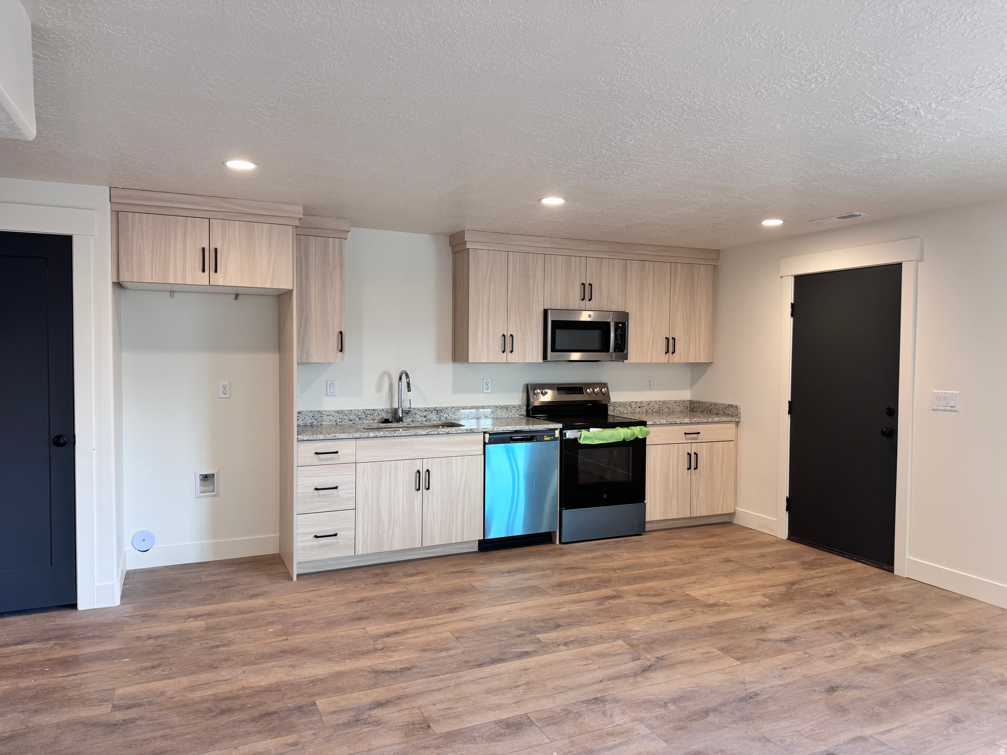 BLACK SAGE - Residential