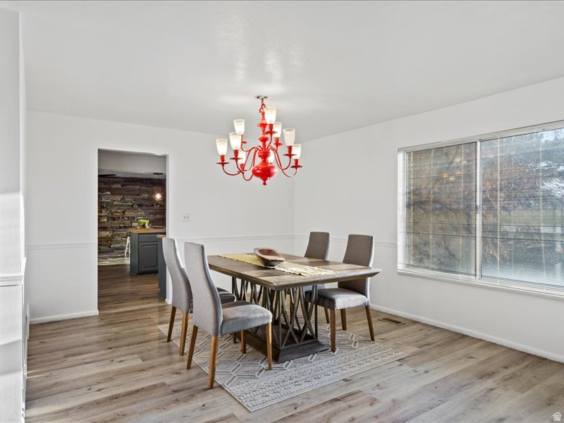 ROLLING HILLS - Residential