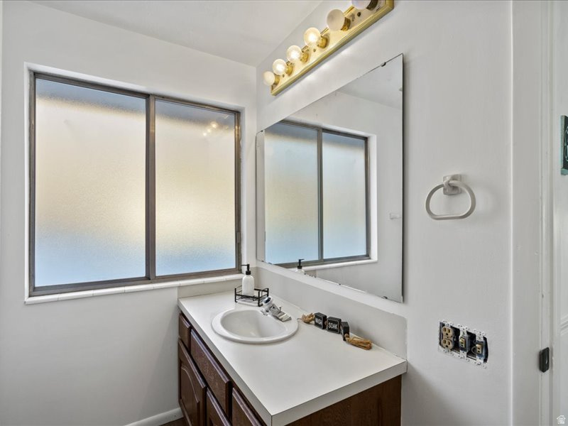 ROLLING HILLS - Residential