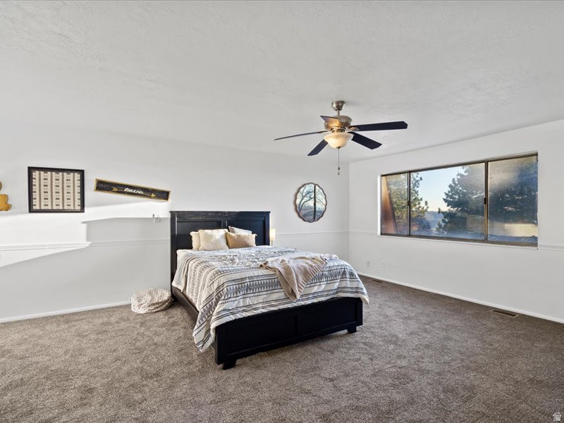 ROLLING HILLS - Residential