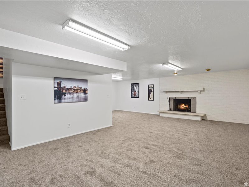 ROLLING HILLS - Residential