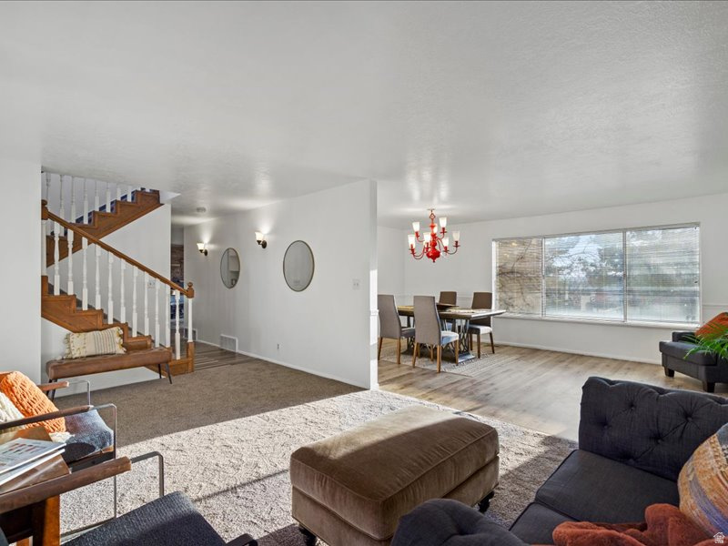 ROLLING HILLS - Residential