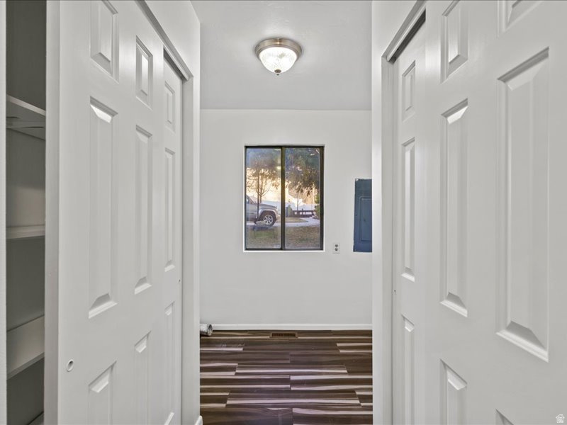 ROLLING HILLS - Residential